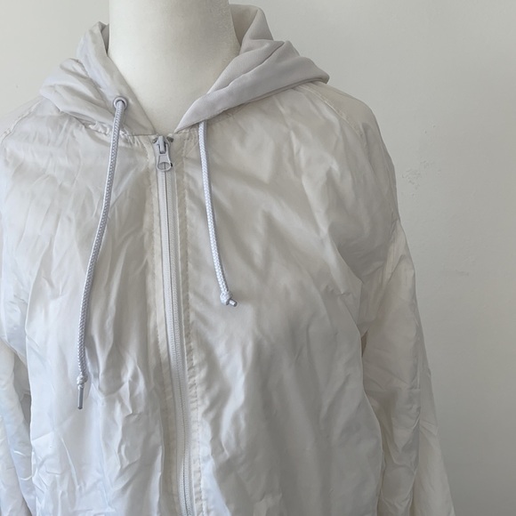 Zine White Wndbreaker (medium) - Picture 2 of 9